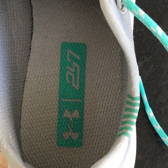Under Armour Womens Charged Gray and Teal Running Shoes Sz 6.5 - Picture 5 of 8